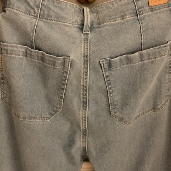 PAIGE light Jean color Joggers with vintage embroidery button down shirt - Picture 14 of 16